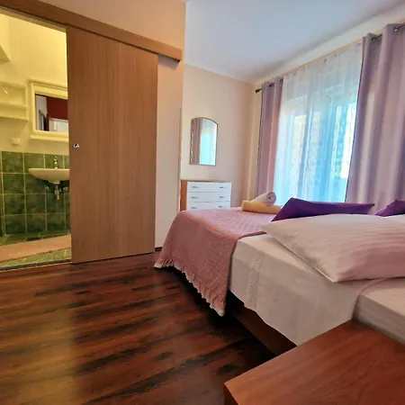 Mande 2 Apartamento Barbat na Rabu